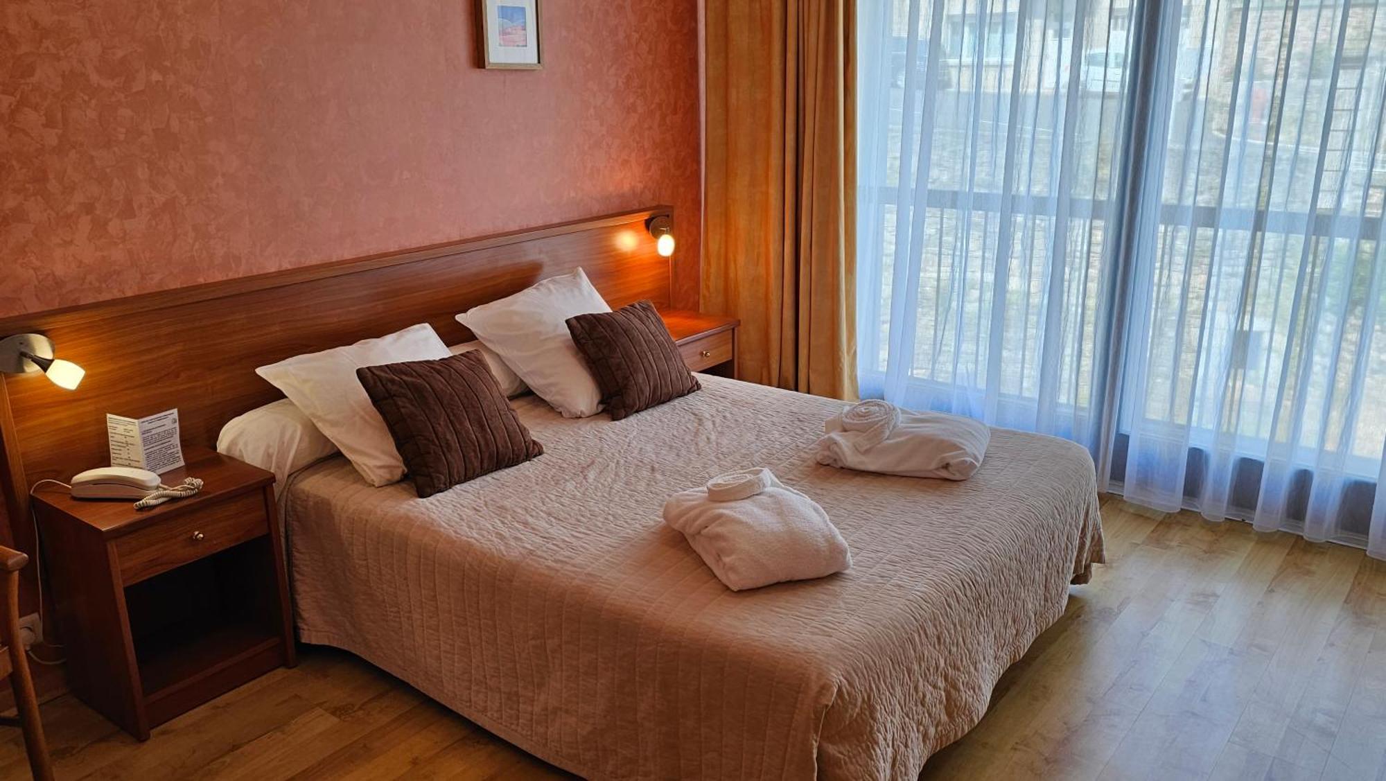 Brit Hotel Du Ban Chaudes-Aigues Eksteriør bilde