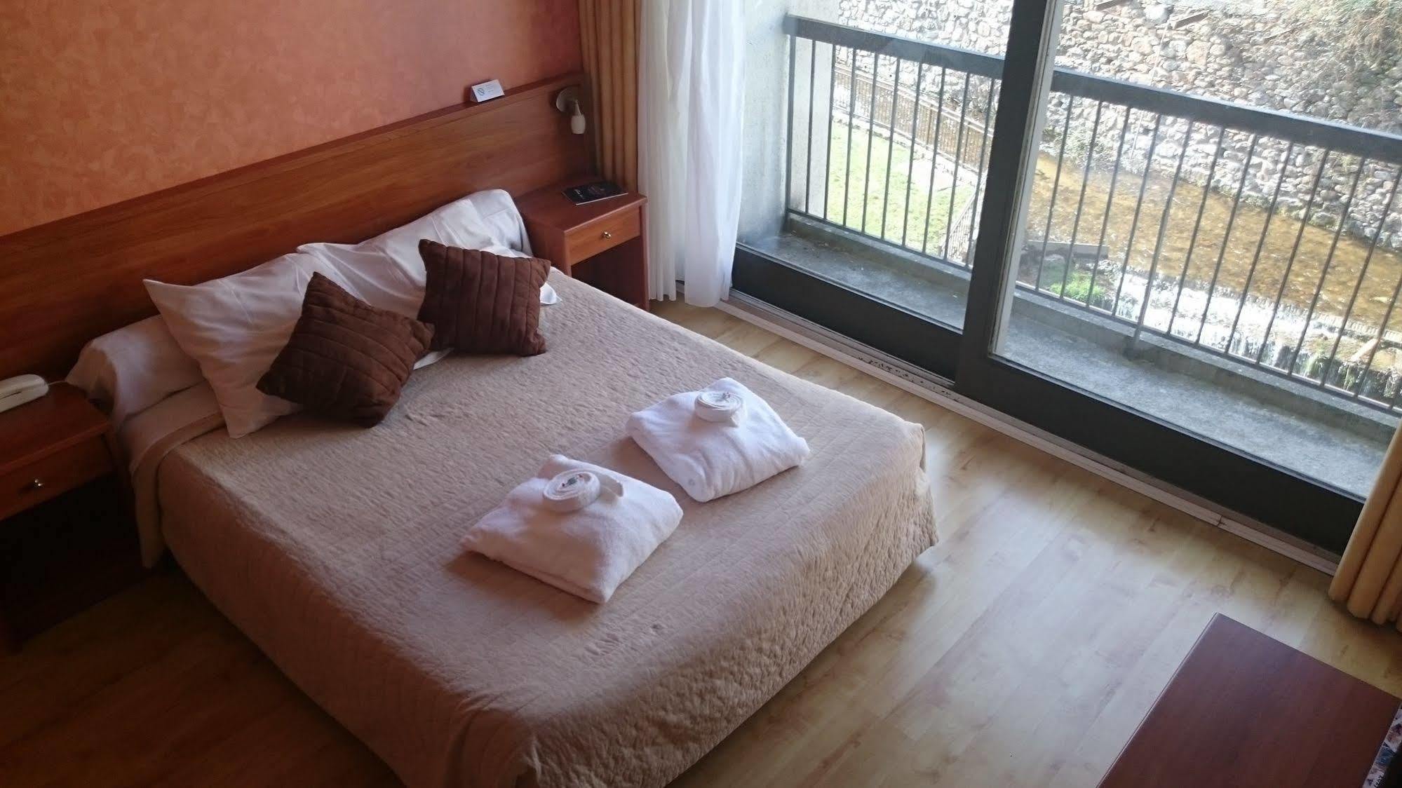 Brit Hotel Du Ban Chaudes-Aigues Eksteriør bilde